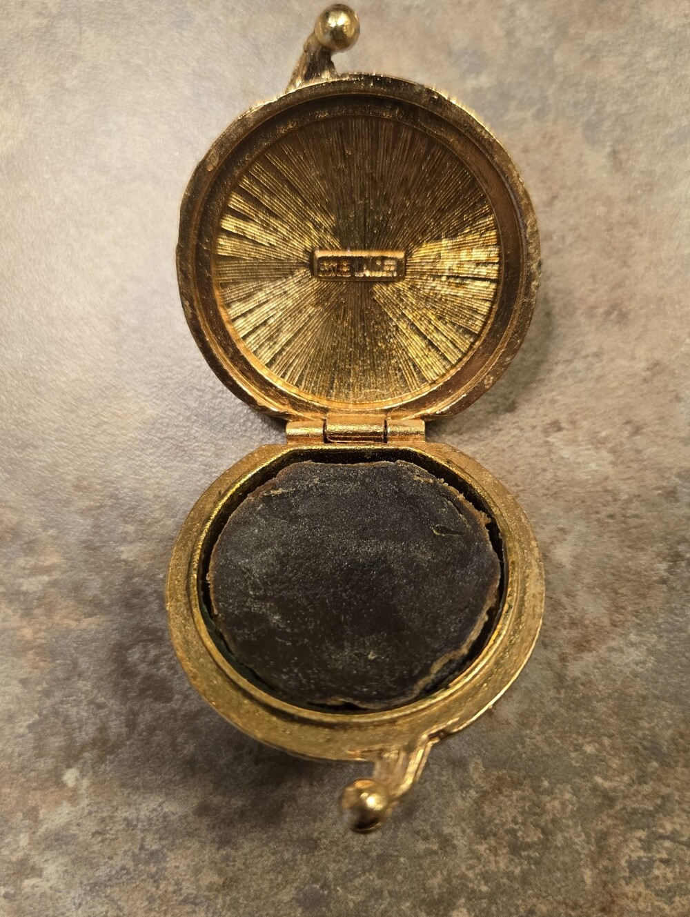 Estee Lauder Vintage Compact Solid Perfume with Turquoise Cabochon - Picture 4 of 4